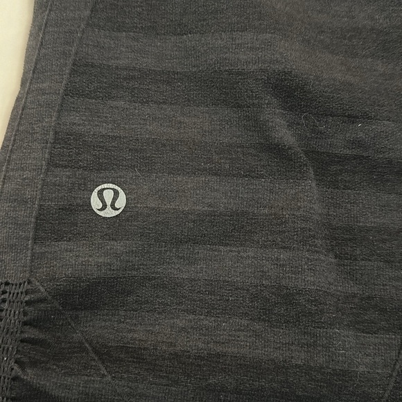 Lululemon Cropped Legging Shorts - Picture 6 of 7